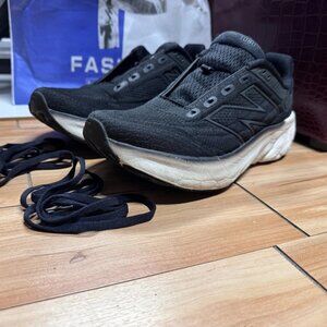 New Balance Fresh Foam 1080v13 Mens Size 7.5 XWide Black White Running Sneakers